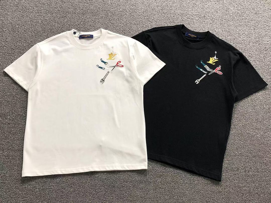 Louis Vuitton 125 L⭐ T-SHIRT 2208033615 (Im 170Cm 60Kg I Wear Size S In The Phot) - Image 5