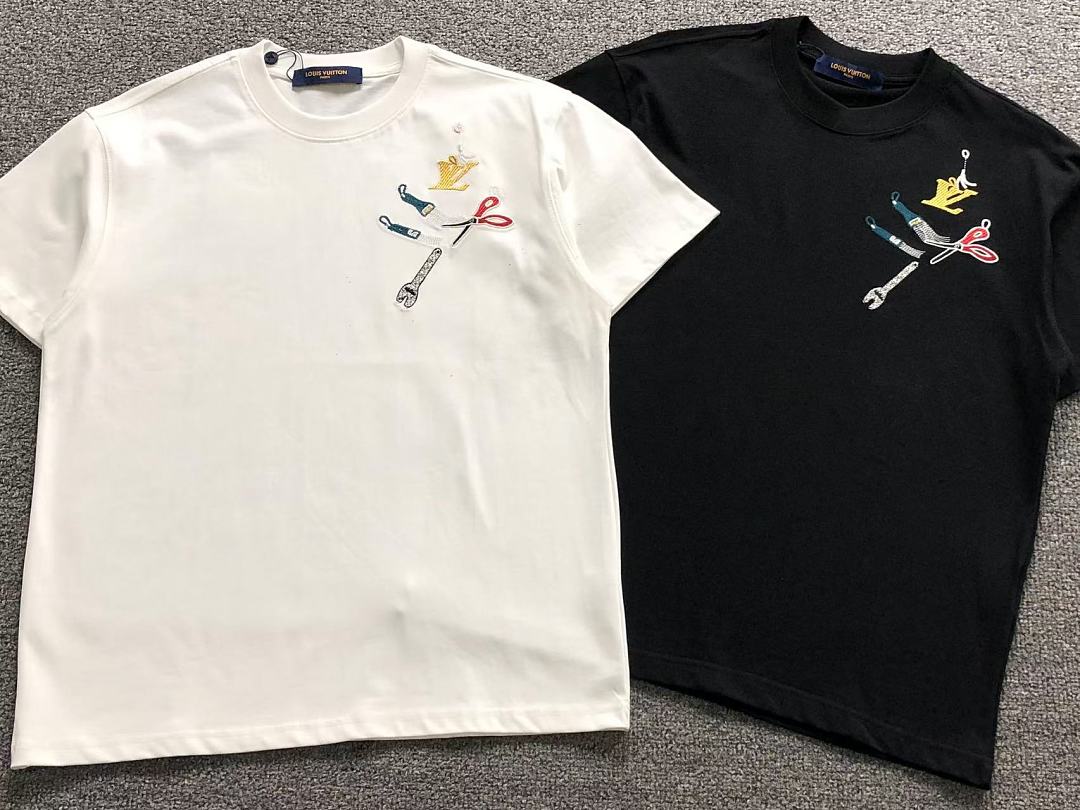 Louis Vuitton 125 L⭐ T-SHIRT 2208033615 (Im 170Cm 60Kg I Wear Size S In The Phot) - Image 6