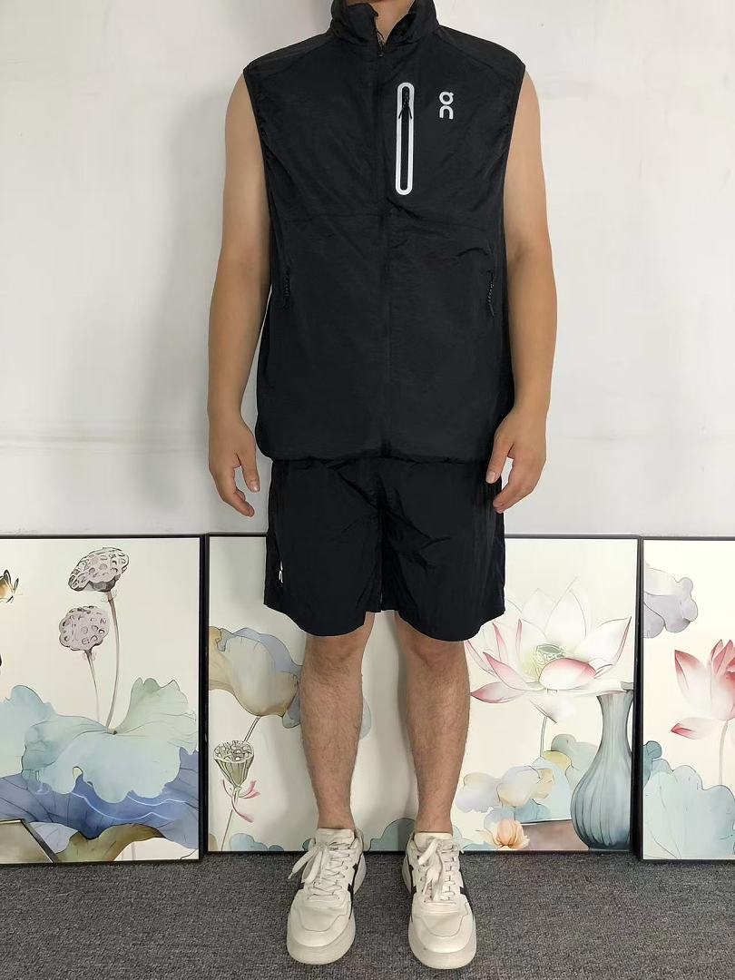 On Running 139 ON VEST 5207071019 (Im 170Cm 60Kg I Wear Size L In The Phot) - Image 3