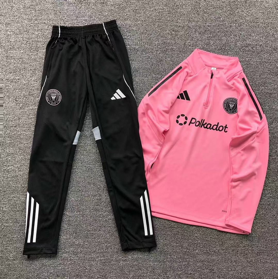 Chanel Chanel 135 FOOTBALL TROUSERS LONG SLEEVED, photo 1