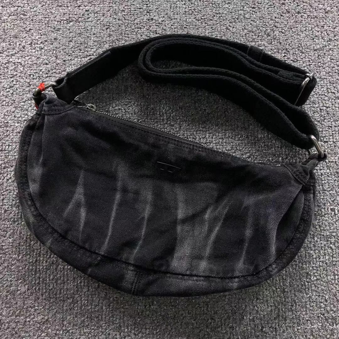 Diesel 218 DIESEL BAG 4207240275 (Long 34CM* Wide 9CM* High 20CM)