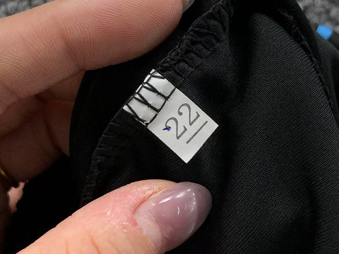 Chanel 75 FOOTBALL T-SHIRT SHORTS - Image 32