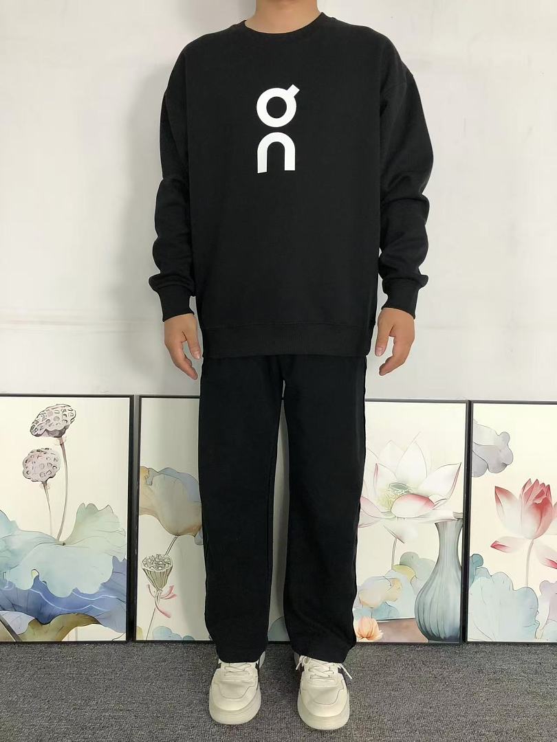 On Running 168 ON HOODIE 3207280104 (Im 170Cm 60Kg I Wear Size XL In The Phot) - Image 3