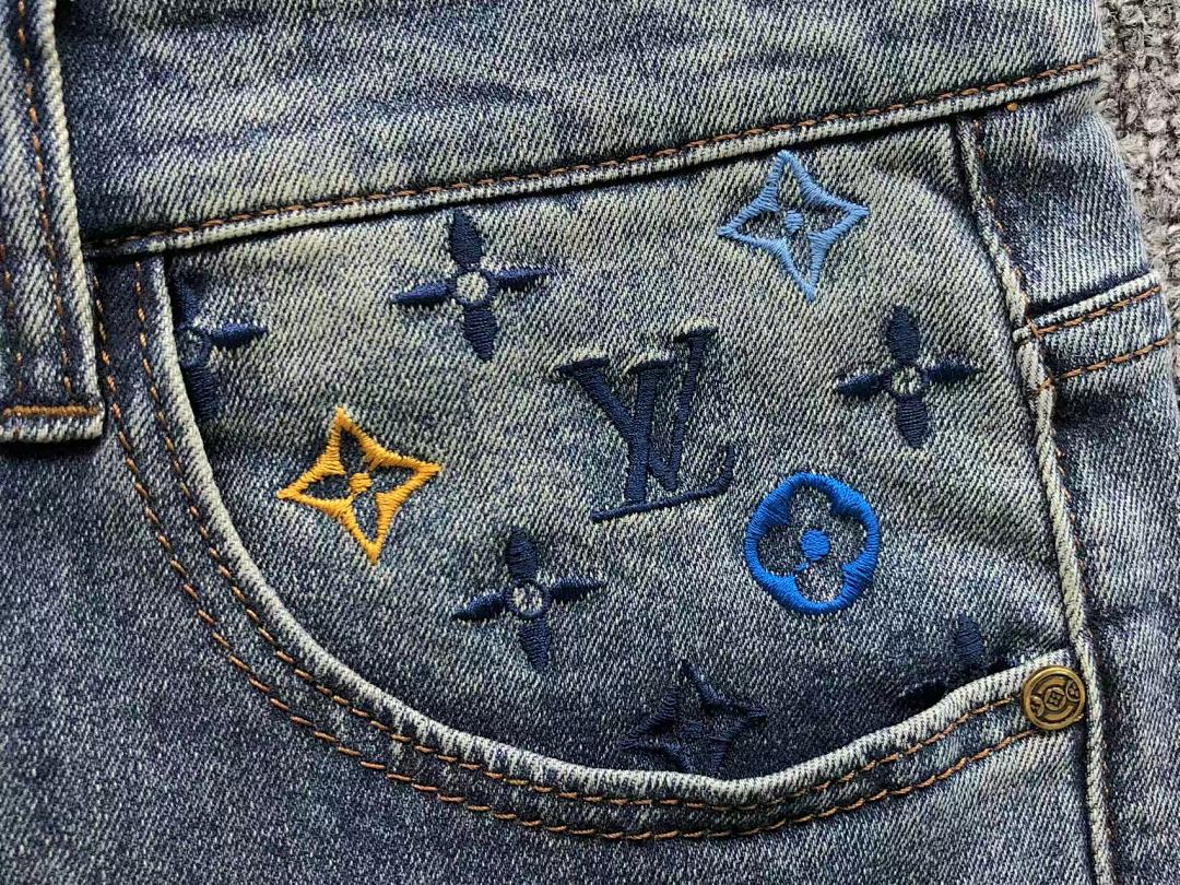 Louis Vuitton 215 L⭐ - Image 13
