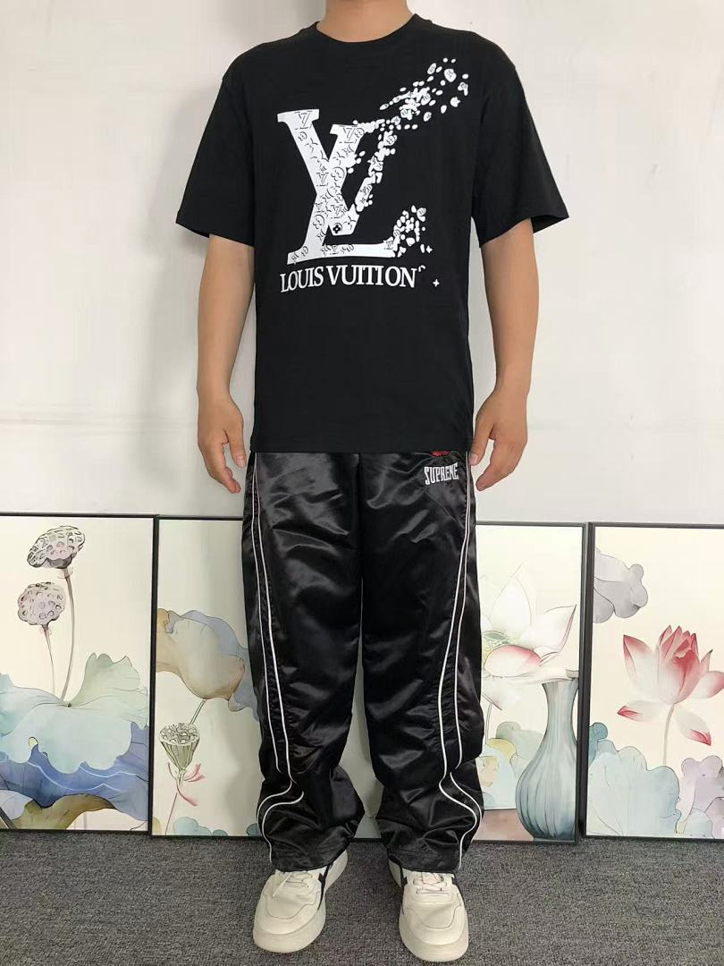 Louis Vuitton 158 L⭐ T-SHIRT 22040361001 (Im 170Cm 60Kg I Wear Size XS In The Phot) - Image 3