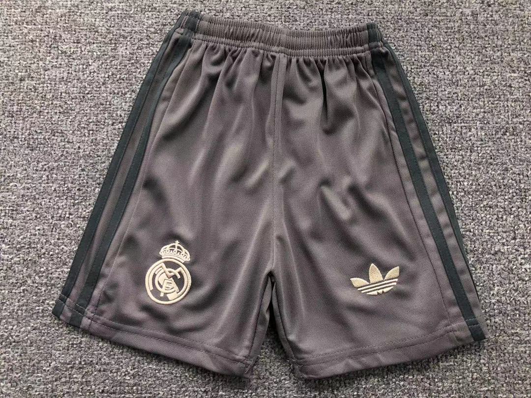 Chanel 68 FOOTBALL T-SHIRT SHORTS - Image 24