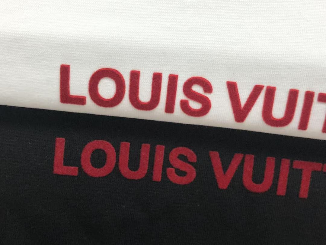 Louis Vuitton 108 L⭐ T-SHIRT 41062619126 (Im 170Cm 60Kg I Wear Size XS In The Phot) - Image 15