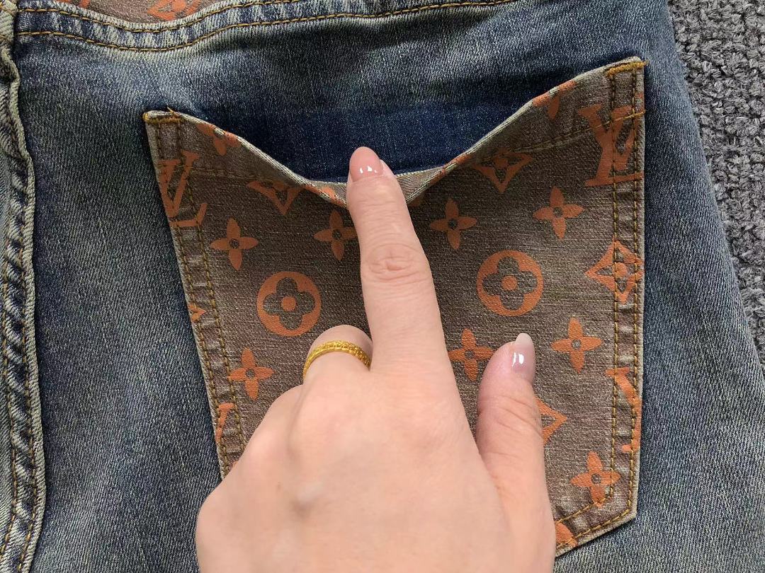 Louis Vuitton 208 L⭐ - Image 11