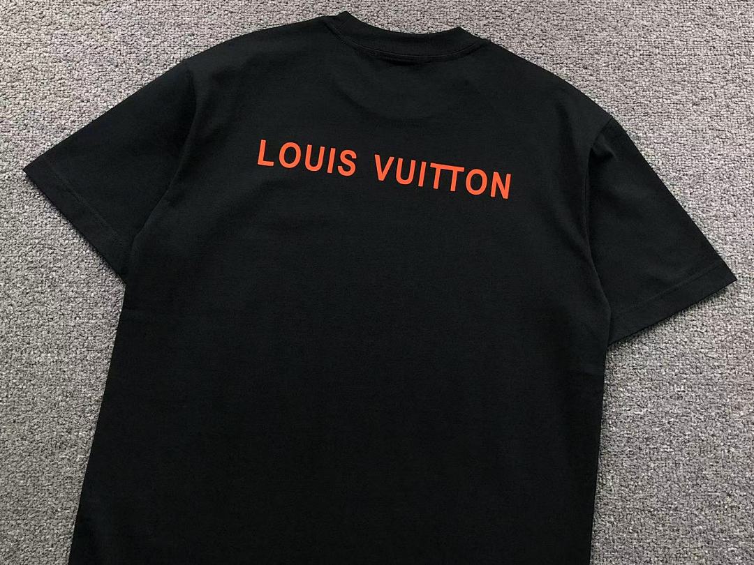 Louis Vuitton 115 L⭐ T-SHIRT 592009147 (Im 170Cm 60Kg I Wear Size M In The Phot) - Image 9