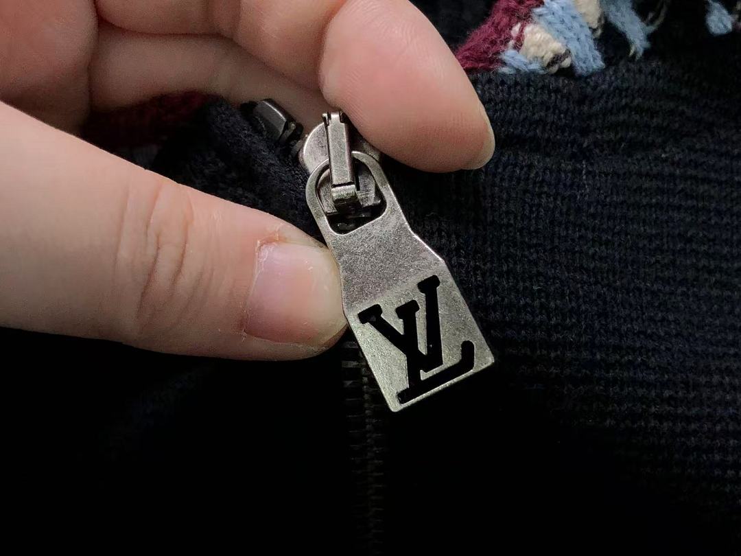 Louis Vuitton 288 L⭐ SWEATER 2201236821 (Im 170Cm 60Kg I Wear Size S In The Phot) - Image 13