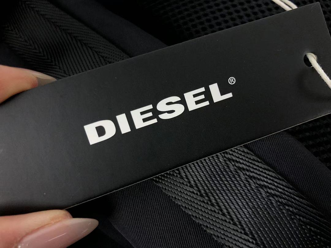Diesel 198 DIESEL BAG 111261475 (Long 19CM* Wide 9CM* High 27CM) - Image 36