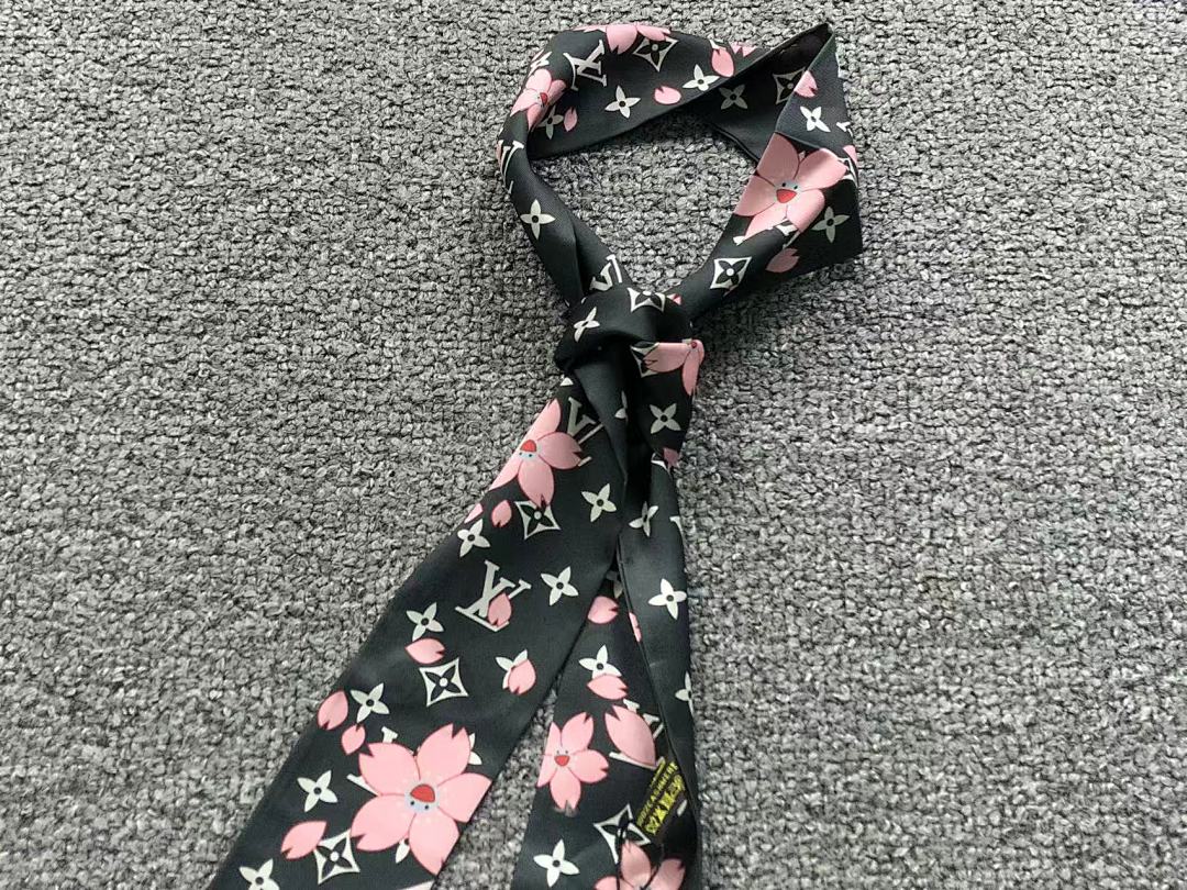Louis Vuitton 68 L⭐ SCARF 5220713102 (Long 180CM* Wide 6CM*) - Image 5