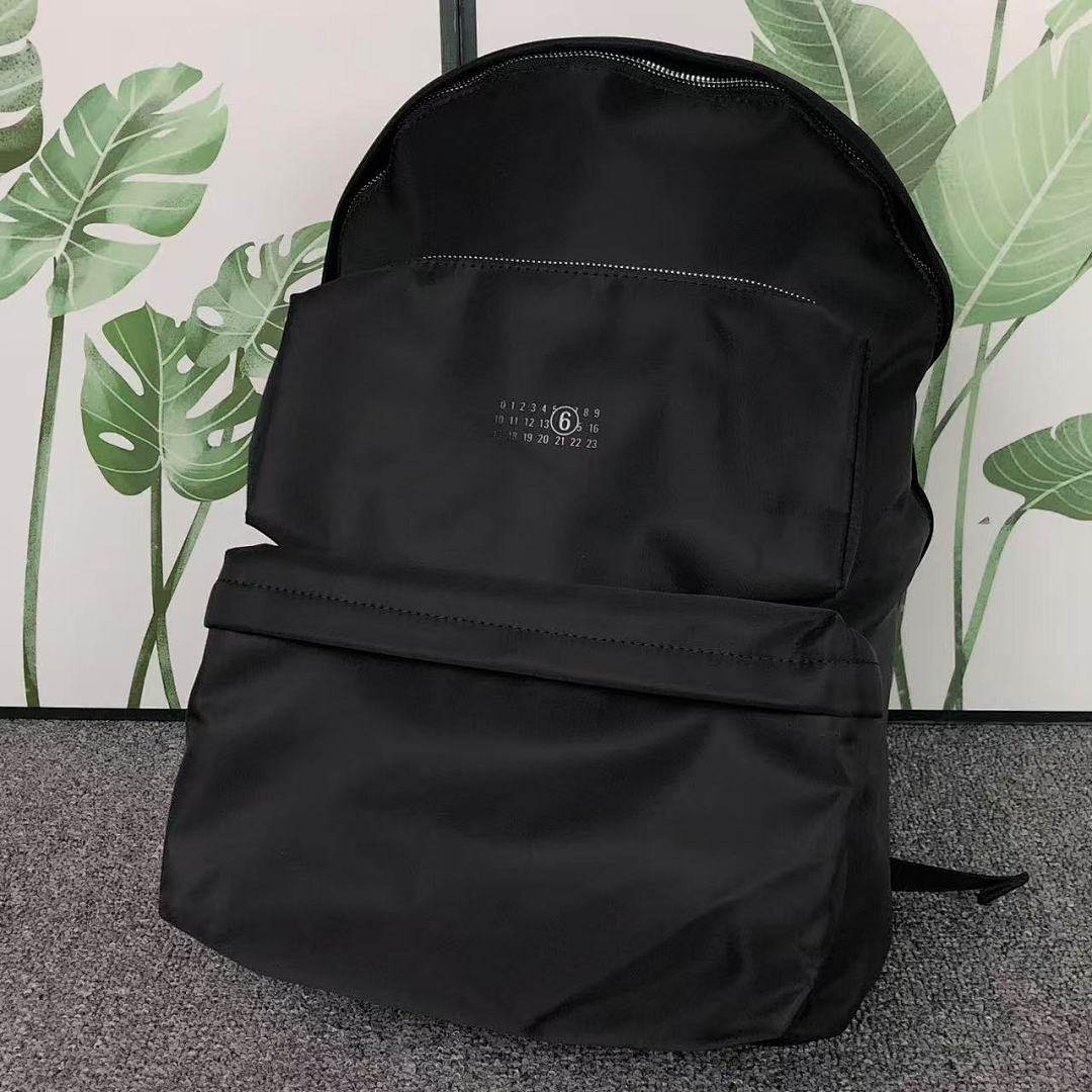 On Running 235 MAISON MARGIELA BAG 1106121424 (Long 42CM* Wide 16CM*45CM)