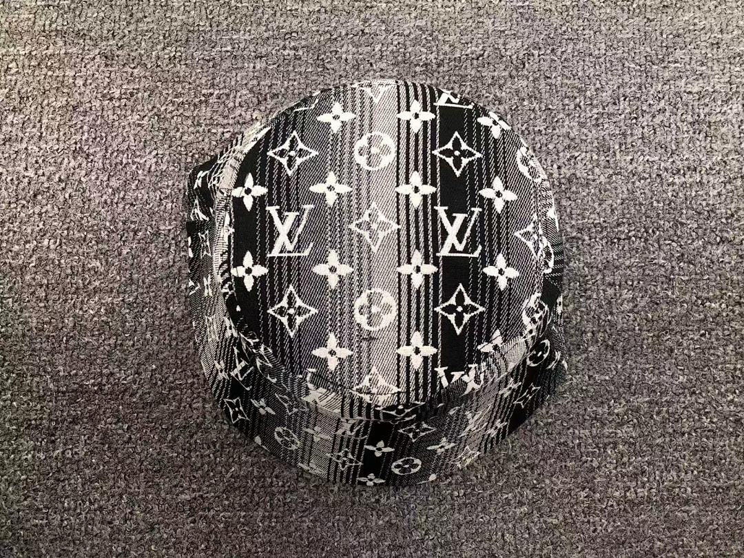 Louis Vuitton 68 L⭐ - Image 18