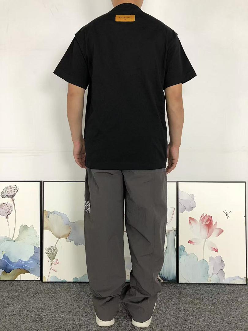 Louis Vuitton 115 L⭐ T-SHIRT 510102481 (Im 170Cm 60Kg I Wear Size S In The Phot) - Image 4