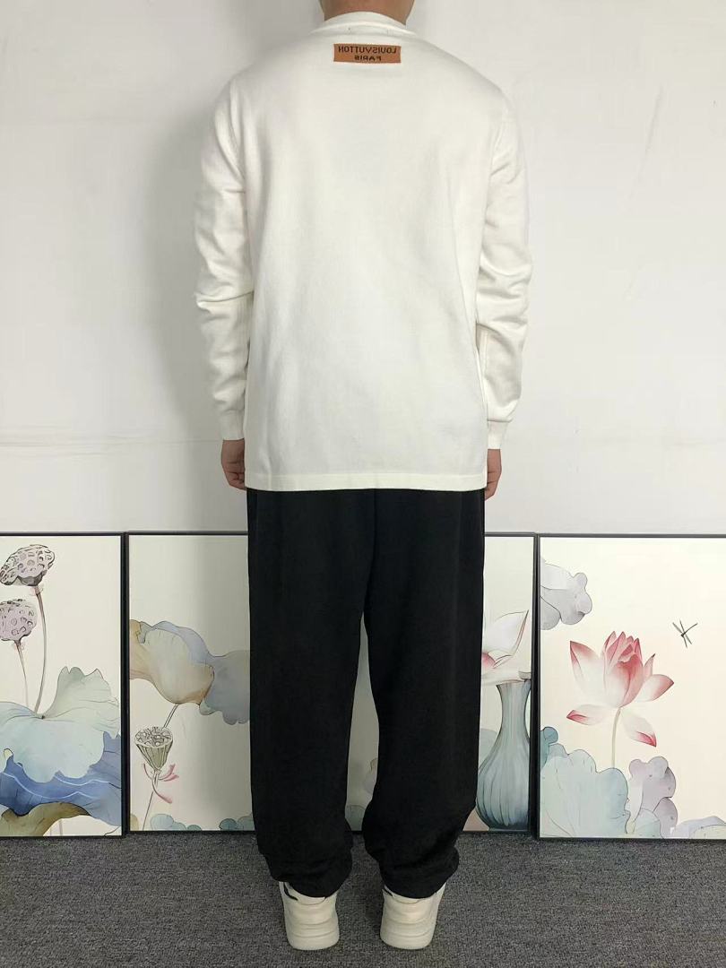 Louis Vuitton 165 L⭐ SWEATER 1110160860 (Im 170Cm 60Kg I Wear Size S In The Phot) - Image 4