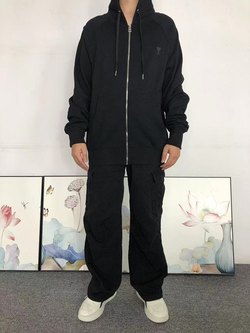 AMI 138 AMI HOODIE 3108210121 (Im 170Cm 60Kg I Wear Size M In The Phot) - Image 3