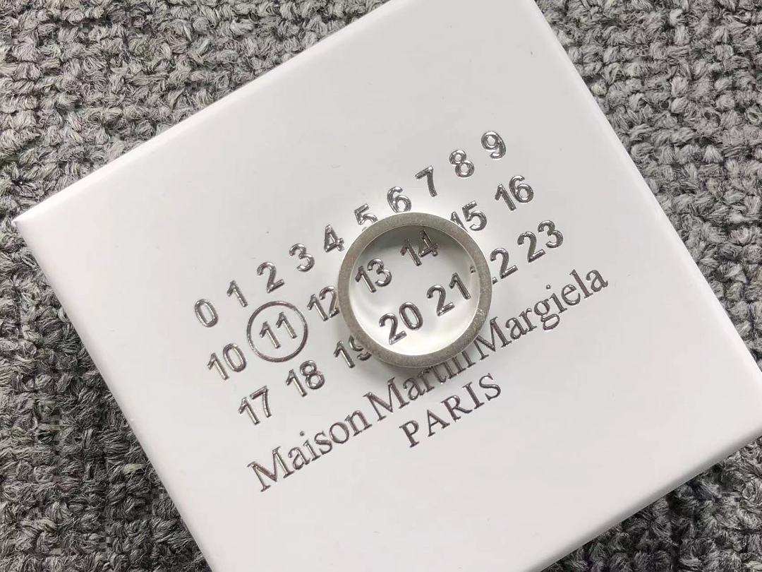On Running 105 MARGIELA - Image 5