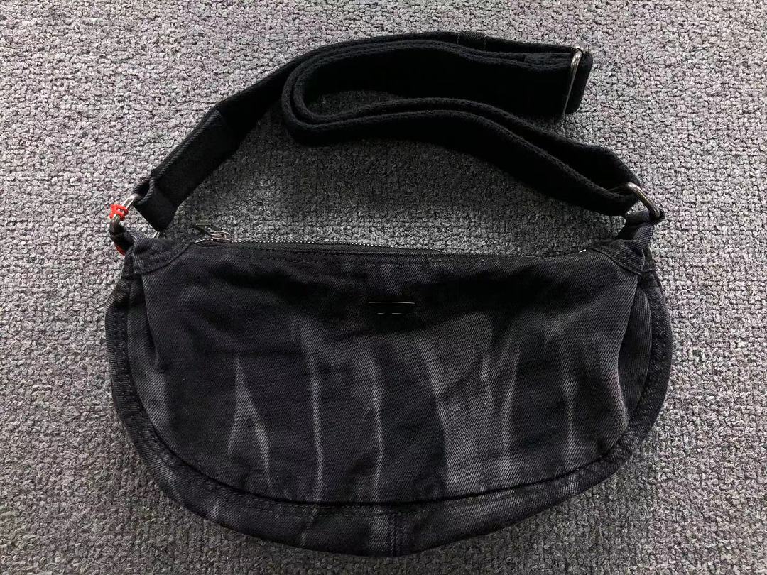 Diesel 218 DIESEL BAG 4207240275 (Long 34CM* Wide 9CM* High 20CM) - Image 2