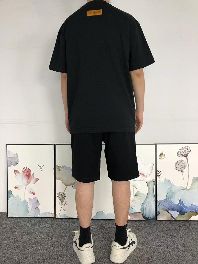 Louis Vuitton 115 L⭐ T-SHIRT 4105172521 (Im 170Cm 60Kg I Wear Size M In The Phot) - Image 4