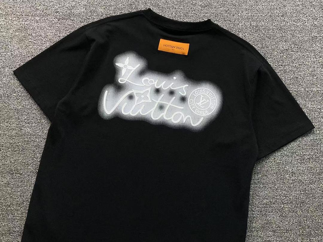 Louis Vuitton 118 L⭐ T-SHIRT 125413137 (Im 170Cm 60Kg I Wear Size L In The Phot) - Image 12