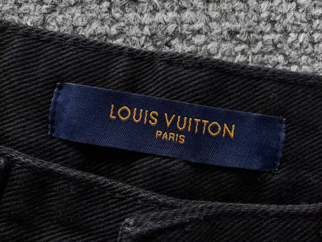 Louis Vuitton 195 L⭐ - Image 29