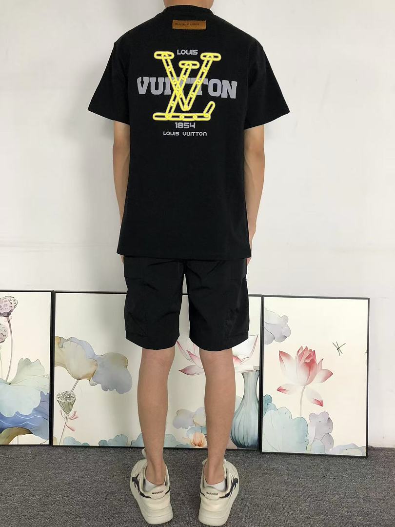 Louis Vuitton 148 L⭐ T-SHIRT 22050432001 (Im 170Cm 60Kg I Wear Size XS In The Phot) - Image 4