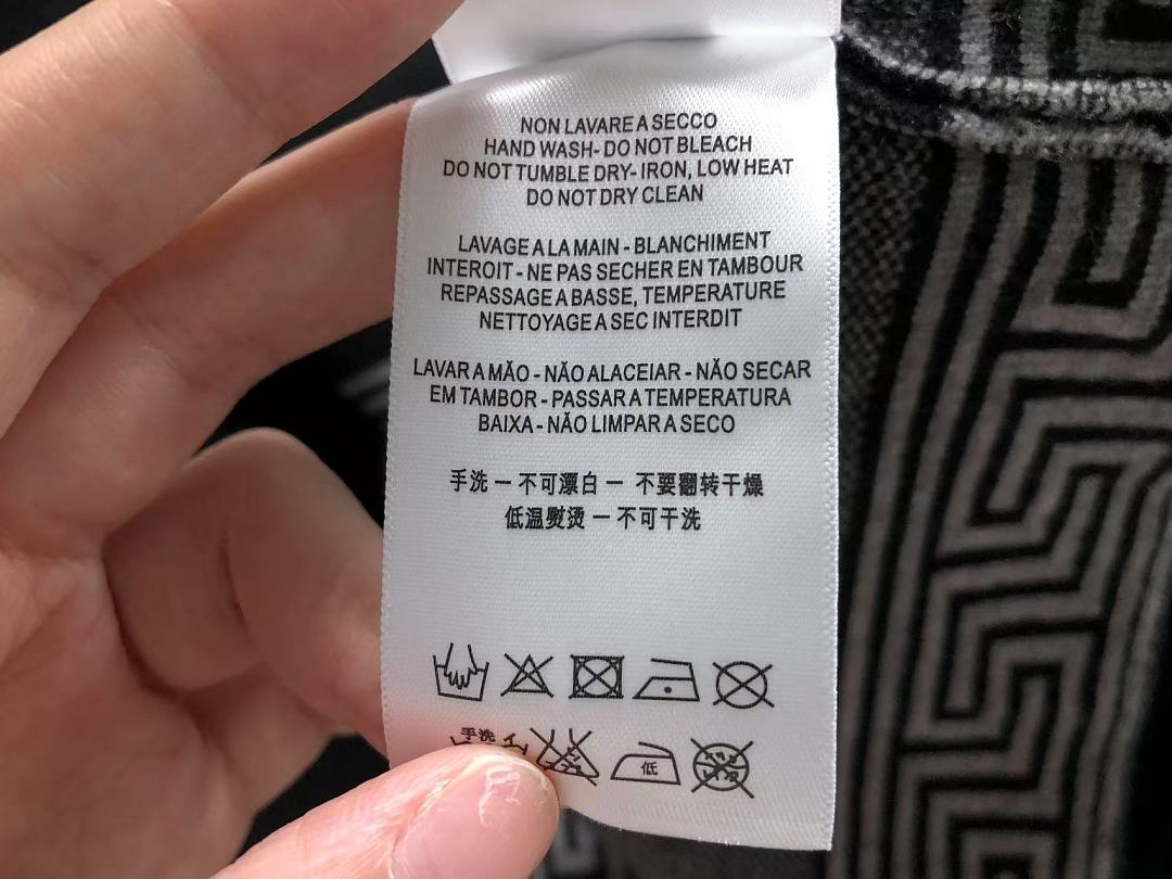 Versace 208 V⭐⭐SA⭐E SWEATER 3208111121 (Im 170Cm 60Kg I Wear Size L In The Phot) - Image 18