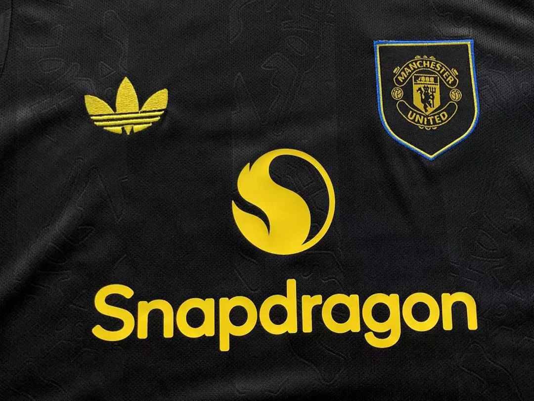 Chanel 75 FOOTBALL CHILD SHORTS T-SHIRT - Image 9