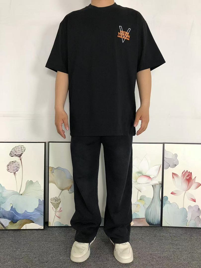 Louis Vuitton 115 L⭐ T-SHIRT 520121020 (Im 170Cm 60Kg I Wear Size L In The Phot) - Image 3