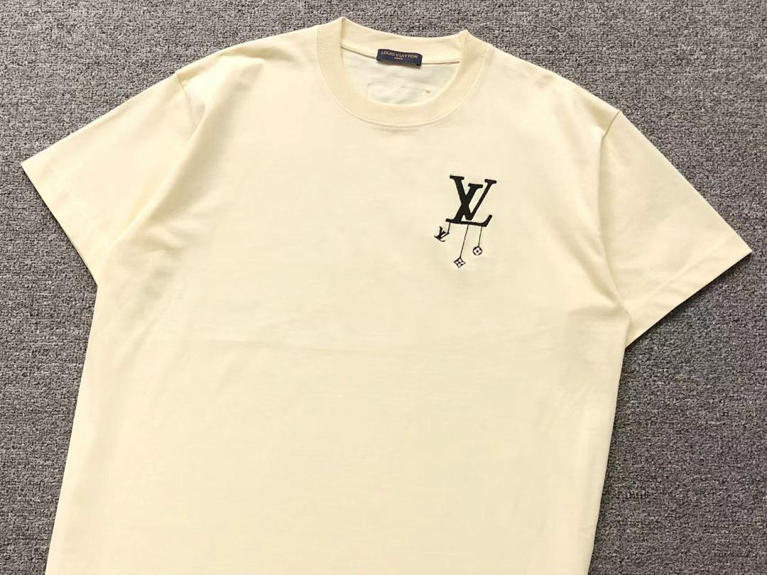 Louis Vuitton 108 L⭐ T-SHIRT 42013106133 (Im 170Cm 60Kg I Wear Size 2XL In The Phot) - Image 10