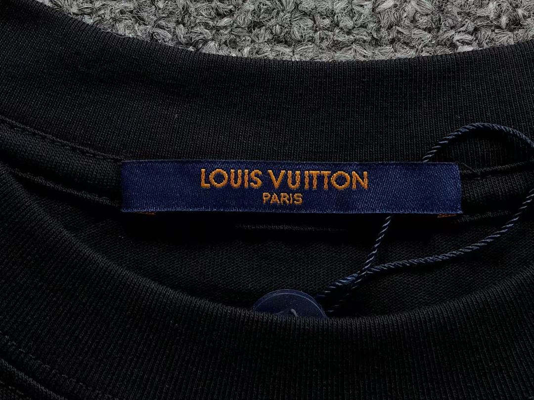 Louis Vuitton 125 L⭐ T-SHIRT 311211921 (Im 170Cm 57Kg I Wear Size XS In The Phot) - Image 16