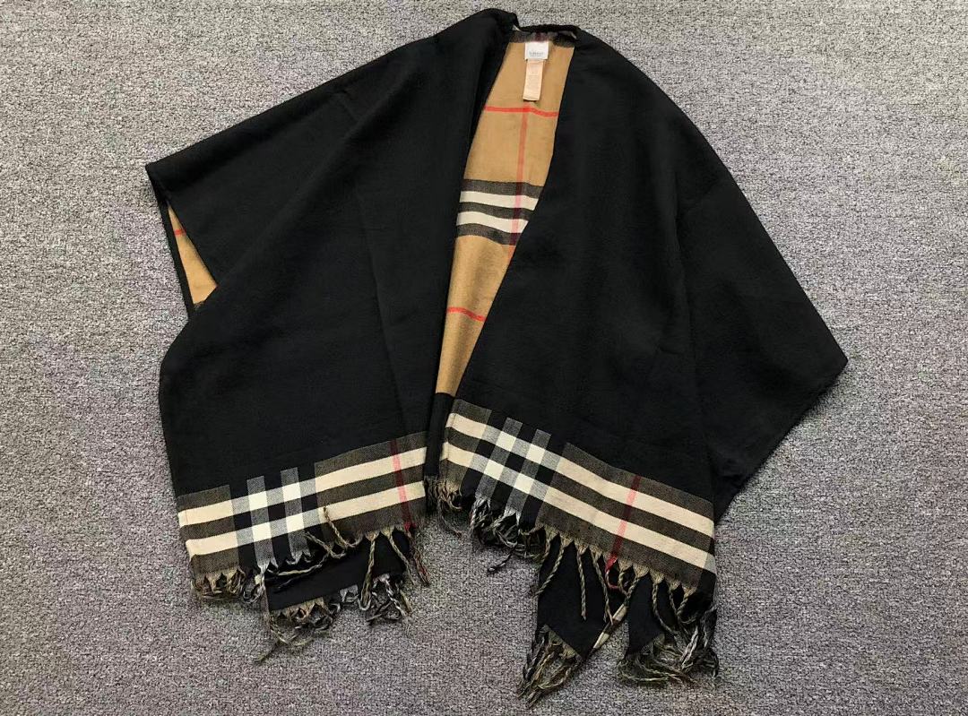 Burberry 135 B⭐R⭐E⭐RY SHAWL 510240576 (Long 154CM* Wide 135CM) - Image 3
