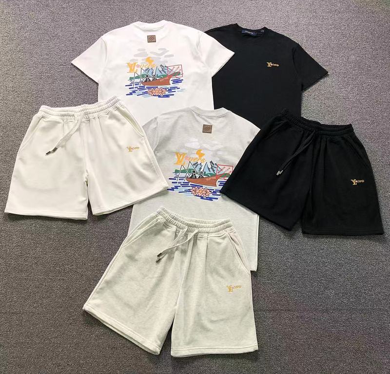 Louis Vuitton SHORTS 158 L⭐ T-SHIRT 2208020715 (Im 170Cm 60Kg I Wear Size S In The Phot)
