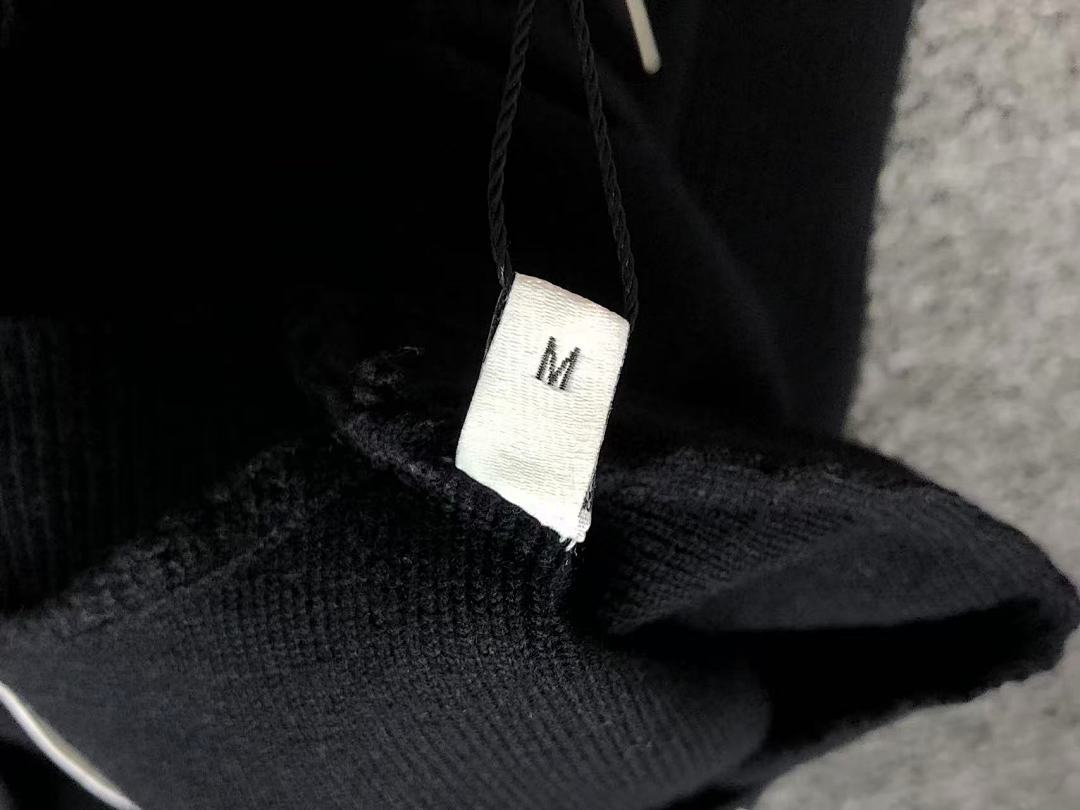 AMI 168 AMI SWEATER 21101108125 (Im 170Cm 60Kg I Wear Size M In The Phot) - Image 45