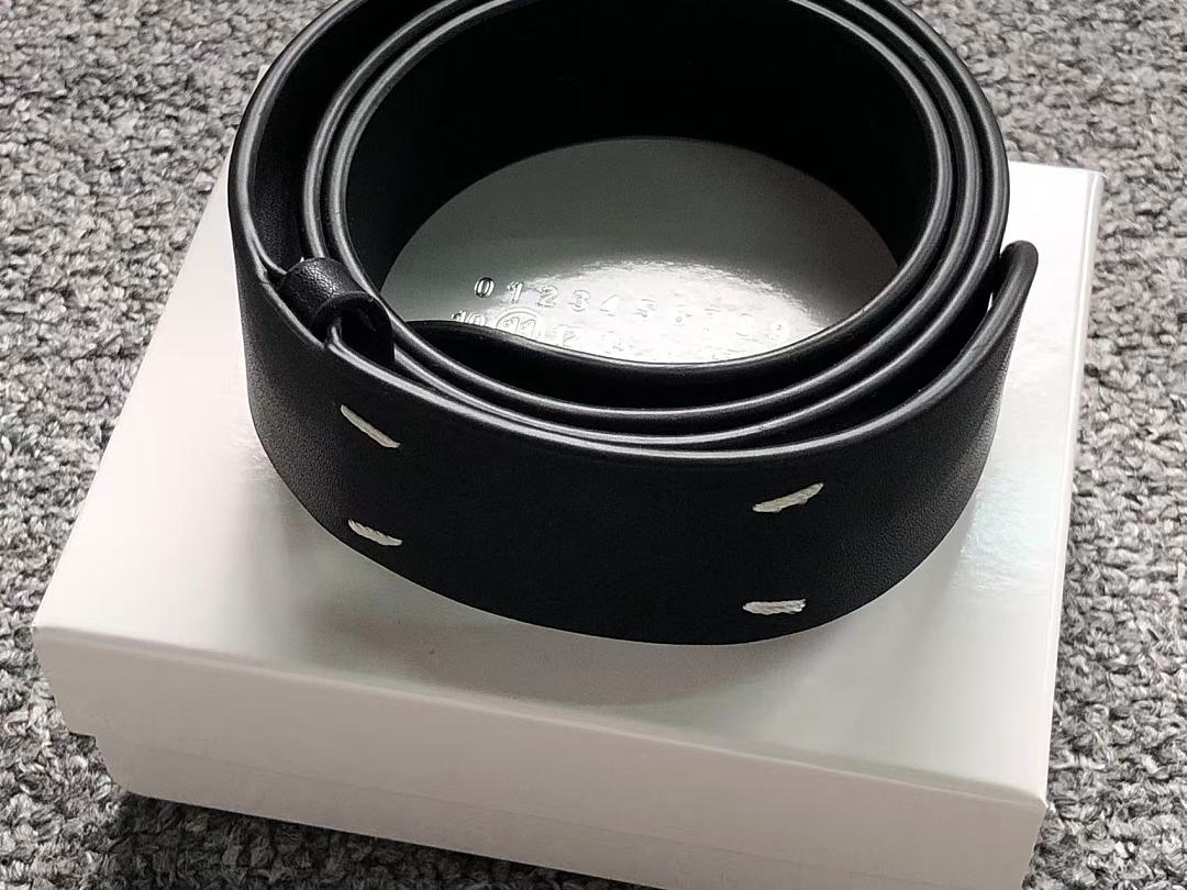 On Running 125 MAISON MARGIELA BELT 3206181221 (Long 109CM* Wide 4CM) - Image 3