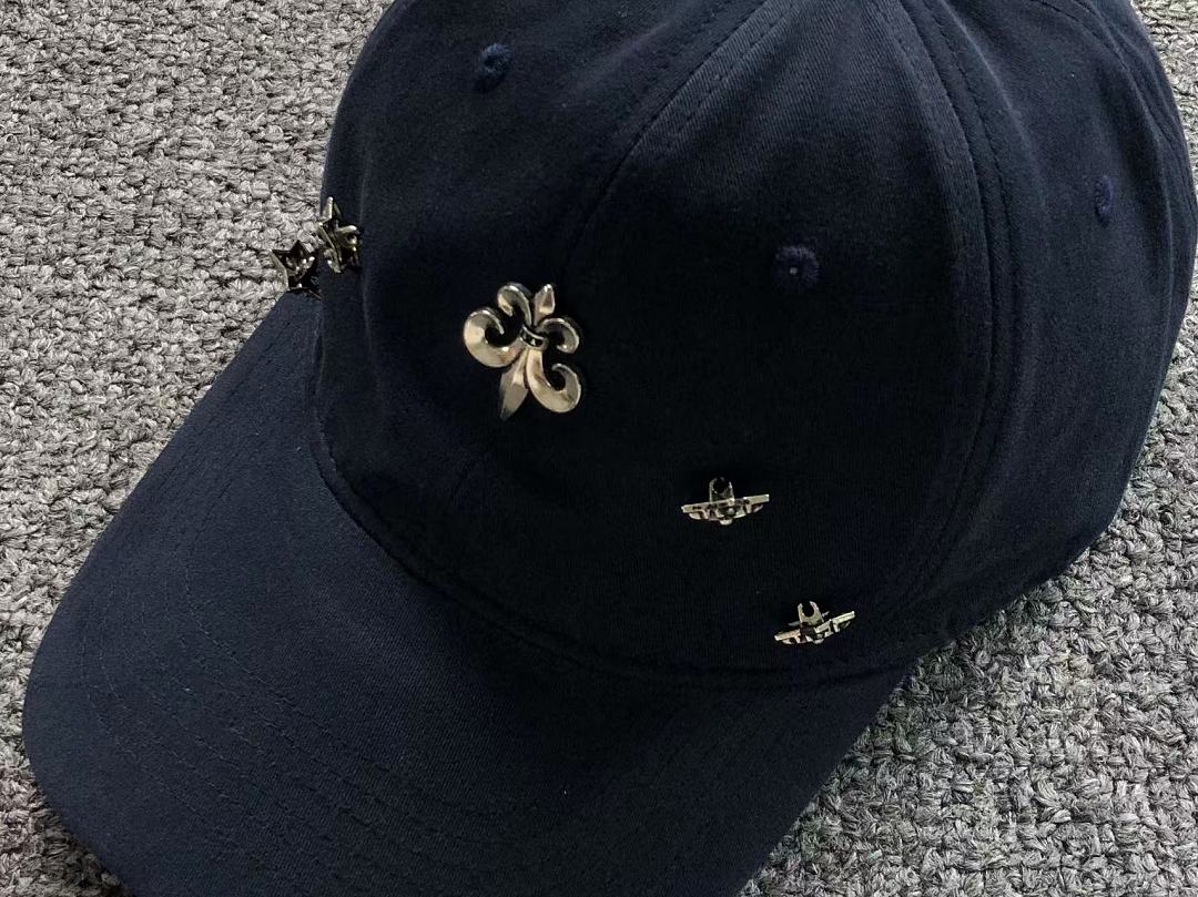 Comme des Garcons 75 C⭐⭐OME HE⭐⭐TS - Image 6