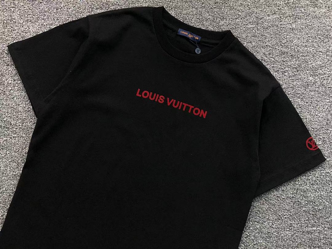 Louis Vuitton 108 L⭐ T-SHIRT 41062619126 (Im 170Cm 60Kg I Wear Size XS In The Phot) - Image 12