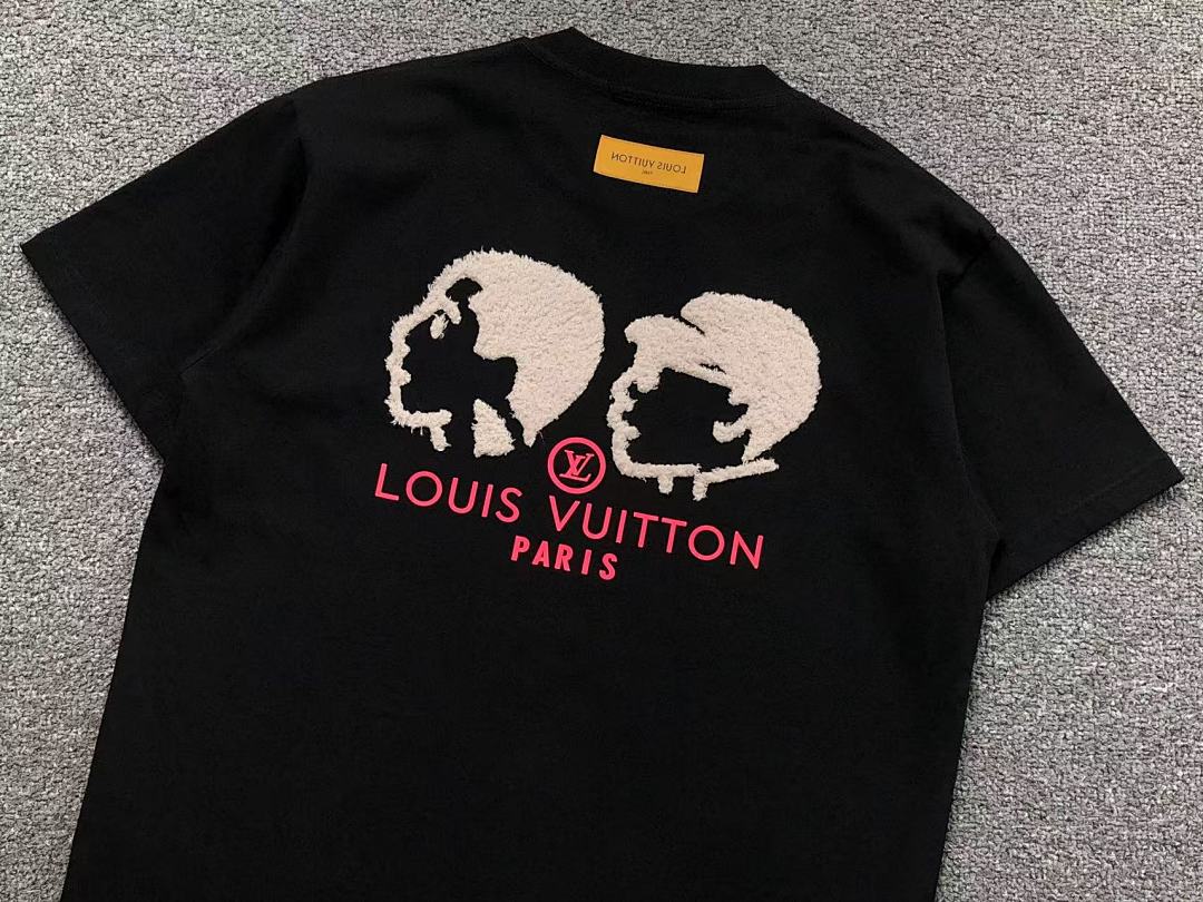 Louis Vuitton 118 L⭐ T-SHIRT 4112106133 (Im 170Cm 60Kg I Wear Size XL In The Phot) - Image 12