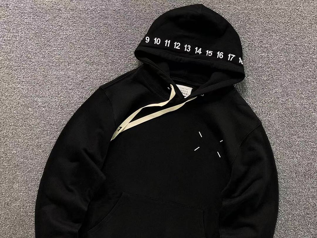 On Running 128 MAISON MARGIELA HOODIE 4107073186 (Im 170Cm 60Kg I Wear Size 46 In The Phot) - Image 15