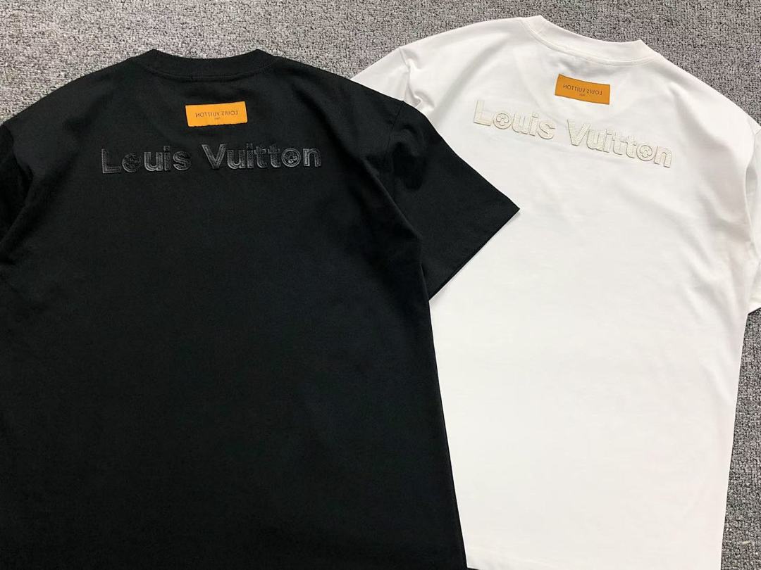 Louis Vuitton 118 L⭐ T-SHIRT 213041021 (Im 170Cm 55Kg I Wear Size S In The Phot) - Image 6