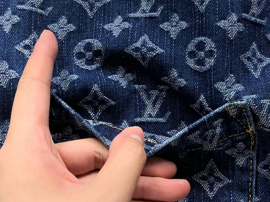Louis Vuitton SHORTS 158 L⭐ T-SHIRT 3204091121 (Im 170Cm 60Kg I Wear Size S In The Phot) - Image 13