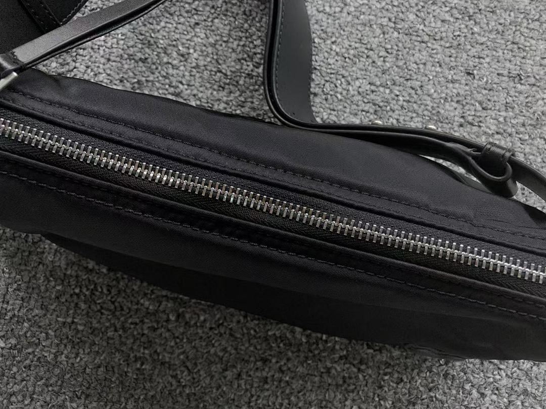AMI 265 AMI BAG 4107220175 (Long 29CM* Wide 9CM* High 15CM) - Image 12
