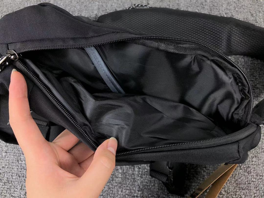 On Running 85 PATAGONIA BAG (Long 19CM* Wide 9CM* High 32CM) - Image 12