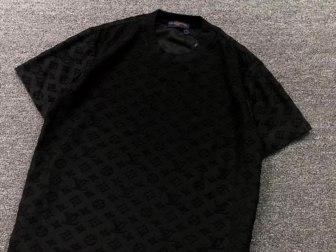 Louis Vuitton 88 L⭐ T-SHIRT 1112263932 (Im 170Cm 60Kg I Wear Size M In The Phot) - Image 9