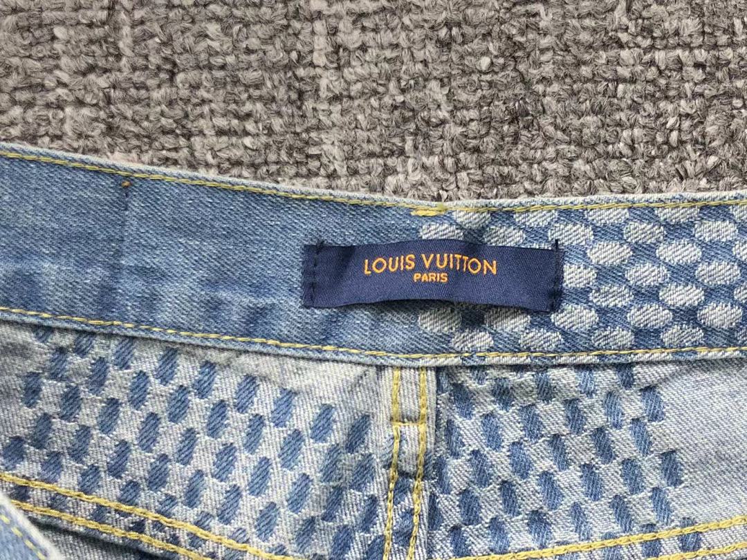 Louis Vuitton 208 L⭐ - Image 15