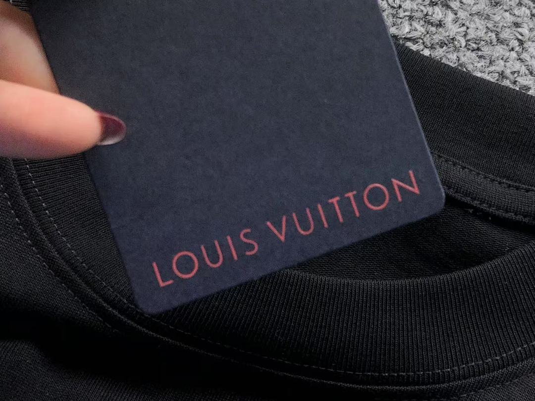 Louis Vuitton 118 L⭐ T-SHIRT 4112101133 (Im 170Cm 60Kg I Wear Size XL In The Phot) - Image 23