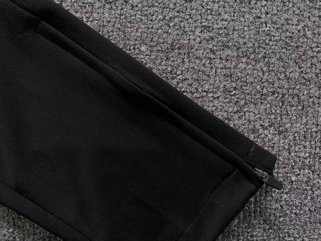 Chanel 135 FOOTBALL LONG SLEEVED TROUSERS - Image 25