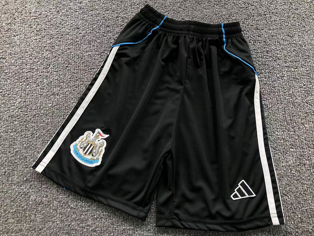 Chanel 75 FOOTBALL T-SHIRT SHORTS - Image 25