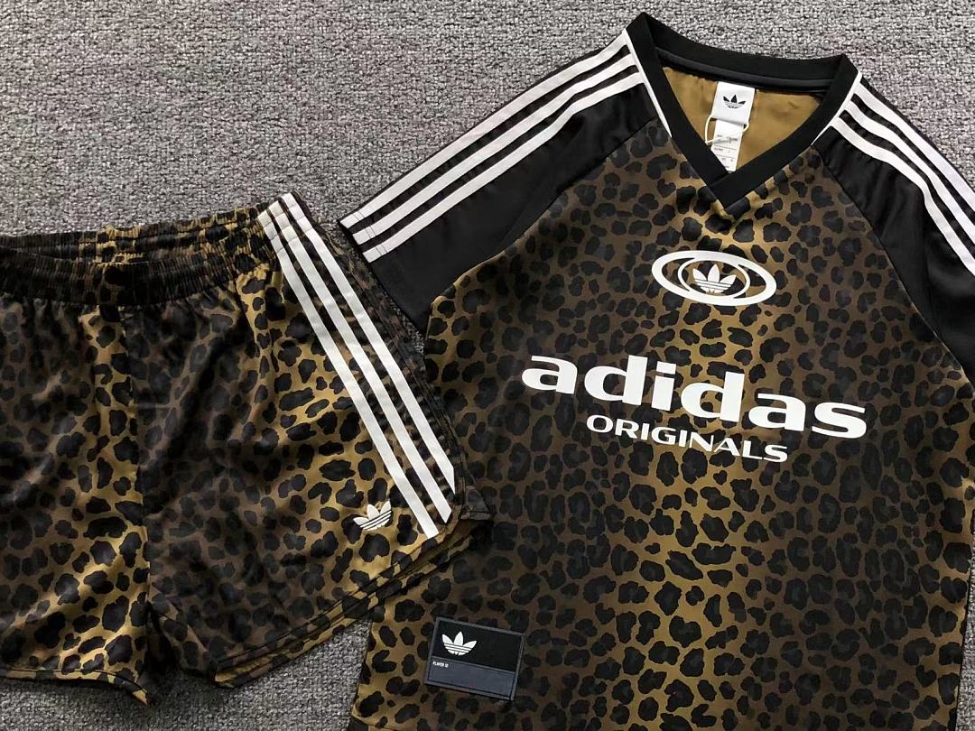 Adidas SHORTS A⭐I⭐AS T-SHIRT FEMAIE - Image 5